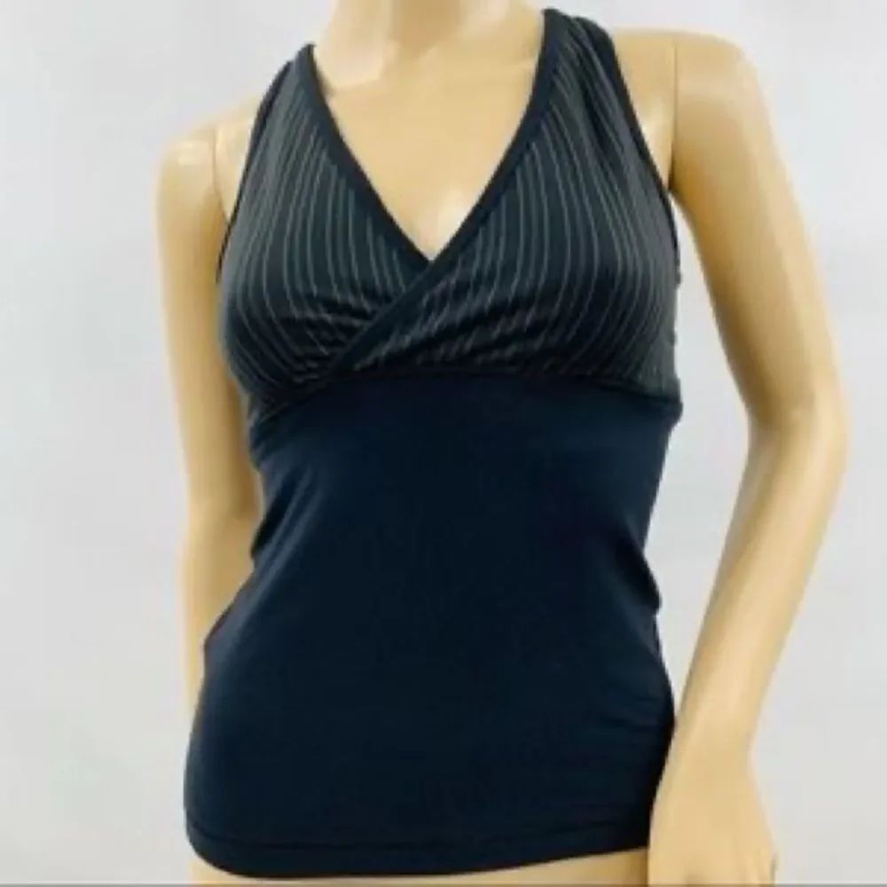 ✨ Lululemon Deep V Tank✨ - Picture 7 of 7